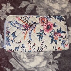 Ver Bradley Quilted Tracel Wallet